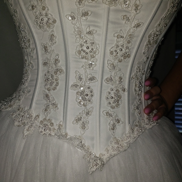 Wedding Dress - Picture 5 of 7